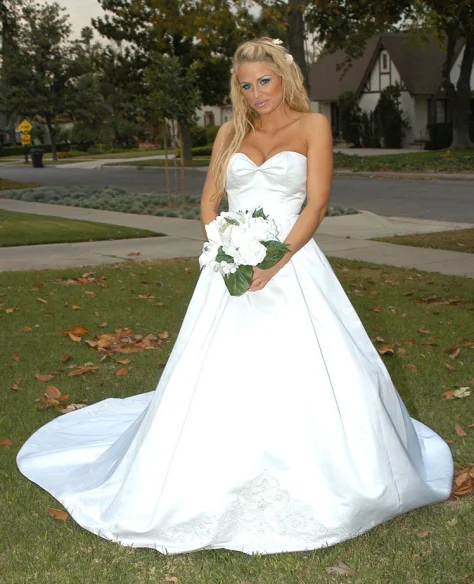 Brooke belle newly head 01