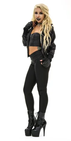 Carmen Caliente Carmen Caliente Dark Aura 01