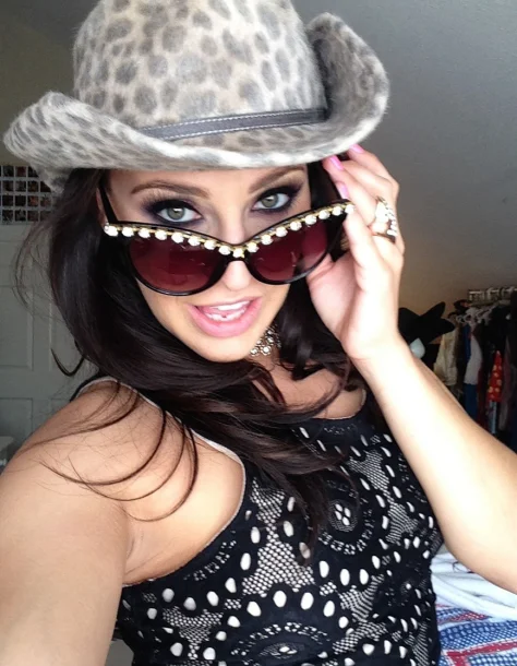 Gracie glam white room w gracie 31
