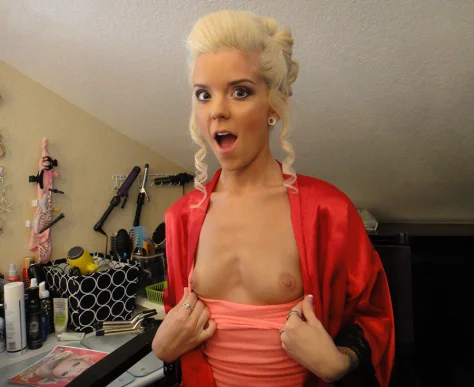 Halle von beauty pageant princess 19