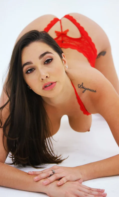 Karlee grey venu5 vr 09
