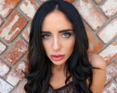 Naomi Woods Naomi Woods Naomi Would 01